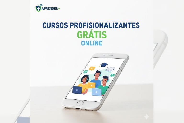 Um smartphone branco inclinado sobre uma mesa clara, exibindo na tela uma ilustração de três pessoas estudando online com fones de ouvido. Acima do celular, o texto em destaque diz "CURSOS PROFISSIONALIZANTES GRÁTIS ONLINE".