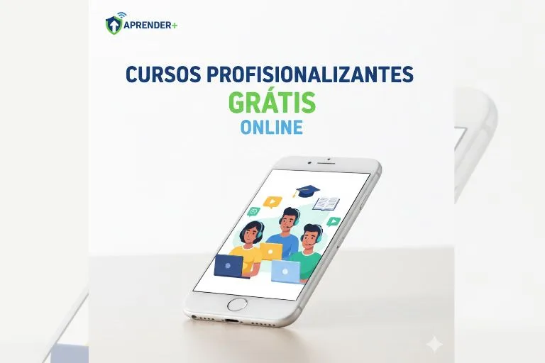 Um smartphone branco inclinado sobre uma mesa clara, exibindo na tela uma ilustração de três pessoas estudando online com fones de ouvido. Acima do celular, o texto em destaque diz "CURSOS PROFISSIONALIZANTES GRÁTIS ONLINE".